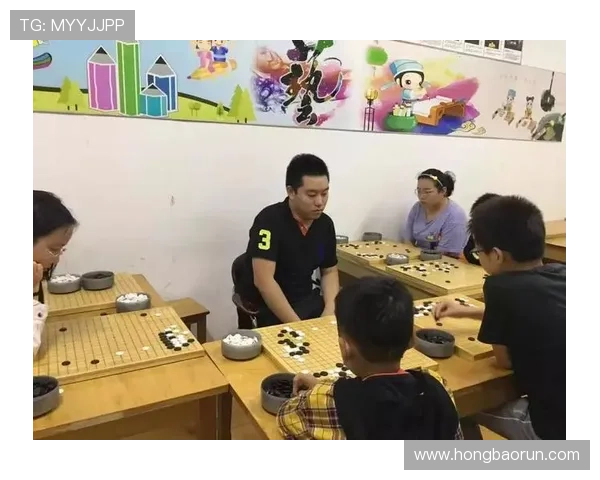 [棋牌]张越然走进滨和小学 带学生“弈”起探索围棋世界.